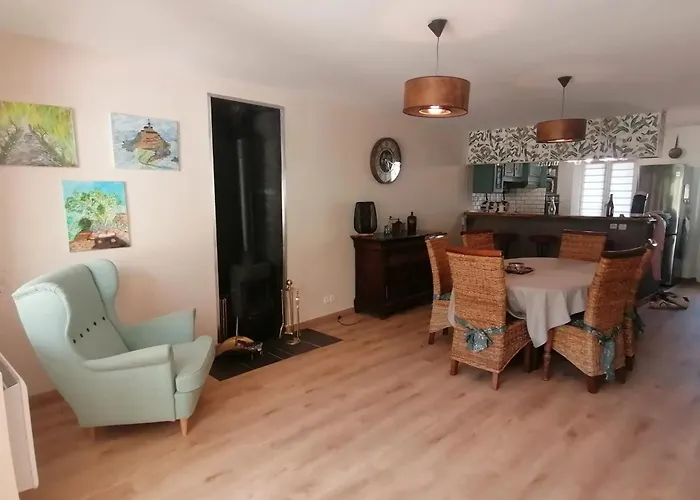 Maison Champetre A Avec Jardin Cloture